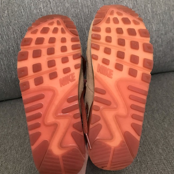 Nike Air Max 90 Velvet LX Dusty Peach - Picture 5 of 9